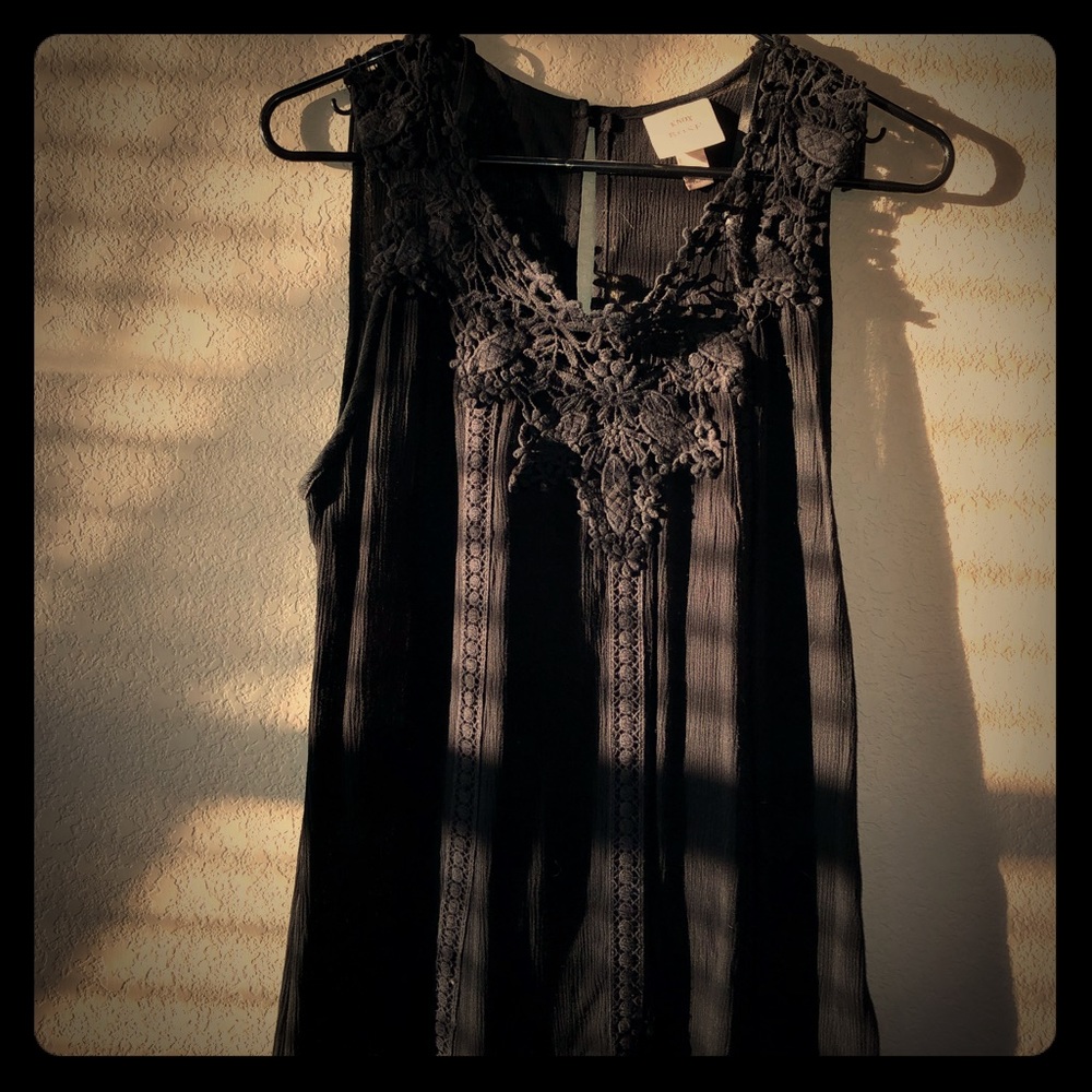 Knox Rose bell top with black embroidered lace.